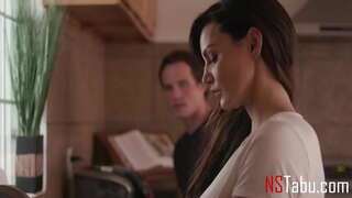 Сын целый день лижет зад своей мачехе - Бэки Бандини, Робби Эхо