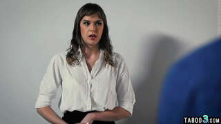 Couage asawa nga nagmando sa iyang mga empleyado Vanguard sa fuck sa iyang bana