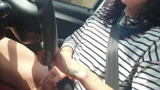 Ta en offentlig bil och samtidigt leka med min lilla fitta Ta en offentlig bil och samtidigt leka med min lilla fitta