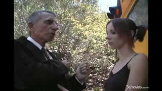 ���ಕರ್ಷಕ ಮತ್ತು ಸಾಹಸ ಹುಡುಗಿ ಬಾಯಿಯಿಂದ ಜುಂಬು, ಬಾಯಿಯಿಂದ ಜುಂಬು