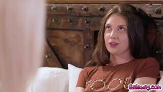 Gizli Sevgi, İki Ölkə Arasında İsti Лесбиянками