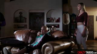 Bata Jillian Janson miluhod ug gisus-an sa dagkong dick ug malingaw gangbang gangbang pussy sa human niini