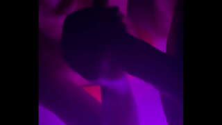 Gidala sa akong manghud nga babaye ngadto sa hottub nga magasuyop sa akong mga manok