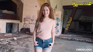 CHICAS LOCA - Shelley Kalipay - Kulot nga mga Buhok Tin-edyer nga Peligroso Publiko Sex Uban sa Dumuloong Horny