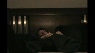 Mijenja žena je kurva dobiva udarac u svoju maca od kolega