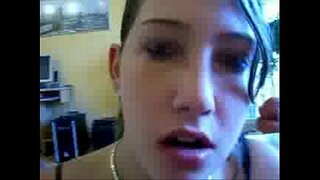 Väga kena tüdruk swollows