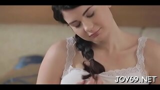 Prurient Lucy L. është ngadalë duke u zhveshur vetëm për argëtim