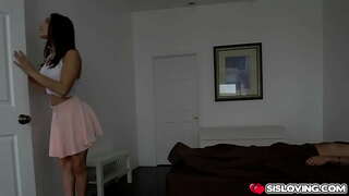 Abella አደጋ ይፈልጋል ግምገማዎች መጠቀም stepbrothers cock ቅድሚያ የእሷ እርጥብ twat